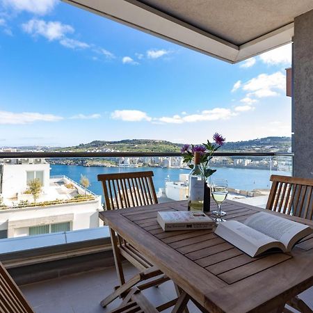 A Stunning Apartment With Spectacular Sea Views خليج سانت بول المظهر الخارجي الصورة