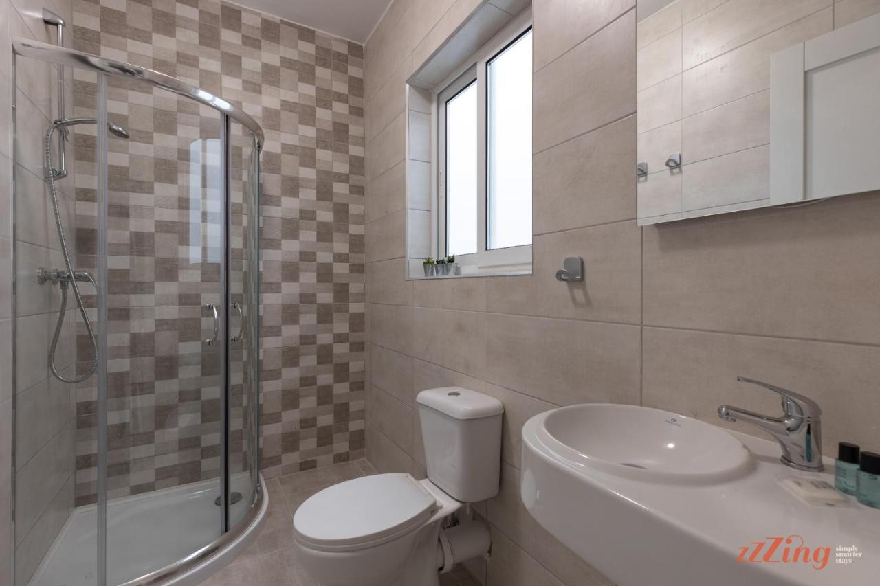 A Stunning Apartment With Spectacular Sea Views خليج سانت بول المظهر الخارجي الصورة