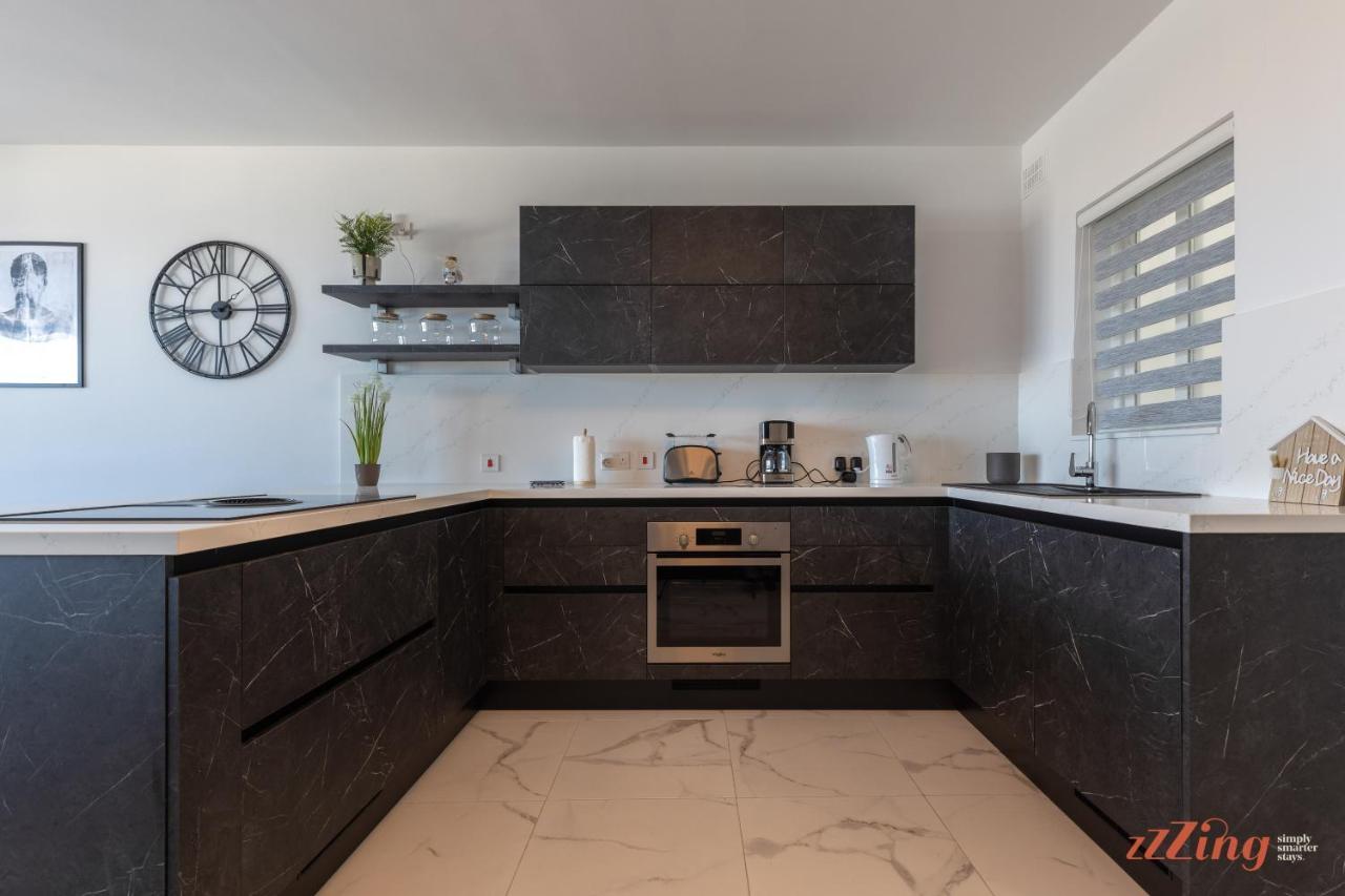 A Stunning Apartment With Spectacular Sea Views خليج سانت بول المظهر الخارجي الصورة